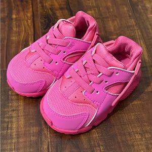 Toddler huaraches Nikes